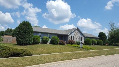 401 Blaine St, Alden, IL 60033-1688