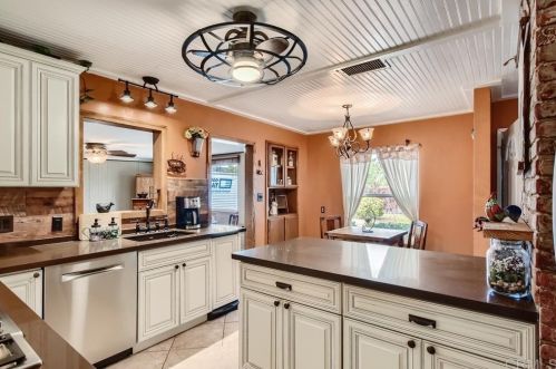 10337 Palm Row Dr, Lakeside, CA 92040-2310