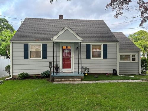 20 Bartlett Ave, Norwalk, CT 06850-1529