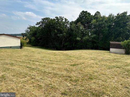 101 Grand View Rd, Three Churches WV 26757-7128 exterior