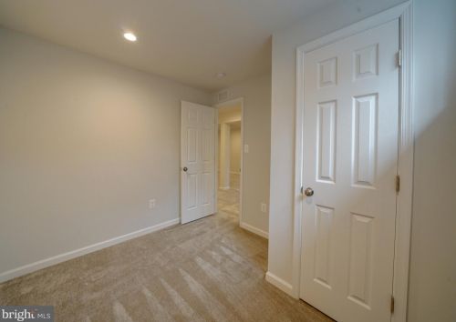 9470 Vollmerhausen Dr, Columbia MD  21046-2004 exterior