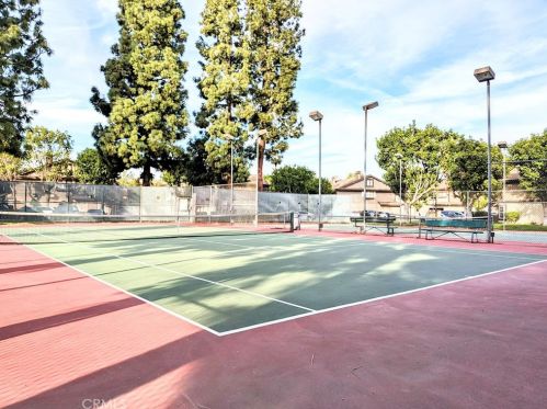 2322 Mira Ct, Anaheim CA  92802-5525 exterior