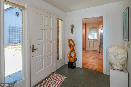 22 Constitution Hl, Princeton NJ  08540-6748 exterior