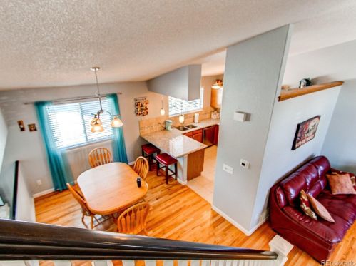 20695 Oxford Pl, Denver CO 80014-5137 exterior