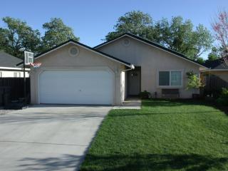 2019 Blossom Ave, Corning, CA 96021-2741