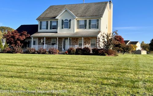 9 Hazelnut Ln, Plumsted Township, NJ 08533-2838