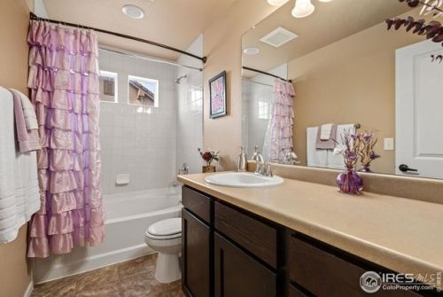 4927 Saddlewood Cir, Loveland CO 80534-8219 exterior