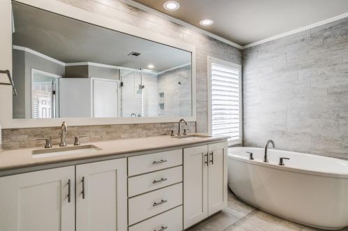 337 Touchdown Dr, Irving TX exterior