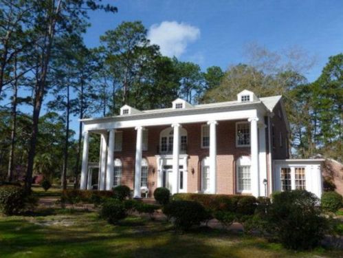 901 Cherokee Dr, Waycross, GA 31501-4413