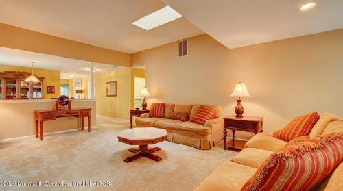 19 Tudor Ct, Jackson Twp, NJ 08527-3918