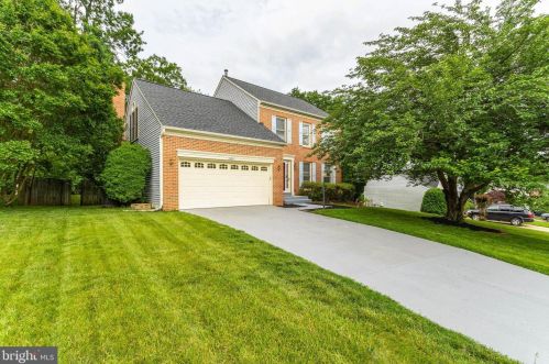 15637 Neath Dr, Woodbridge, VA 22193-1042