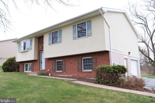 1634 8th Ave, Lebanon, PA 17046-2121