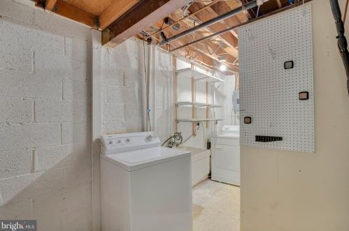 5054 Tibbitt Ln, Springfield VA  22015-1520 exterior