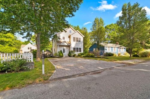 16 Willow Rd, Charlestown, RI 02813-4160