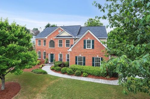 1013 Forest Creek Dr, Holly Springs, GA 30115-8578