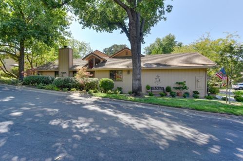 8190 Shane Ln, Citrus Heights, CA 95610-3266