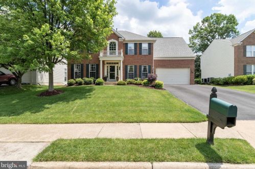 10065 Tummel Falls Dr, Bristow, VA 20136-1929