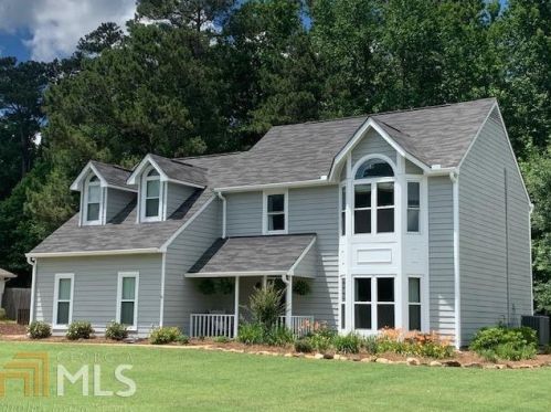 90 Firethorne Dr, Newnan, GA 30265-2160