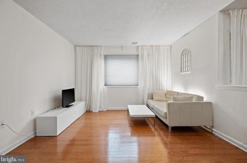 3129 Sayre Dr, Princeton, NJ 08540-5849