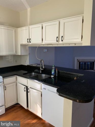 3021 Hutumn Ct, Herndon, VA 20171-3730