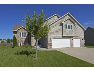 1380 Pinecone Cir, Mayer, MN 55360-4506