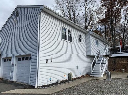 75 Hidden Pond Rd, Waterbury, CT 06704-1246