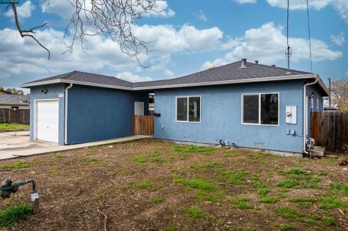 677 Andrews St, Livermore, CA 94551-2749