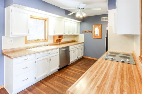 2126 Hillview Rd, Saint Paul MN  55112-1224 exterior