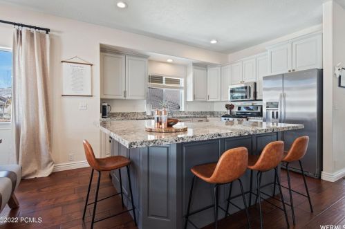 7994 Springshire Dr, Park City UT 84098-5396 exterior