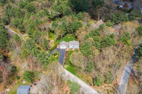 10 Parkside Dr, West Greenwich, RI 02817-2024