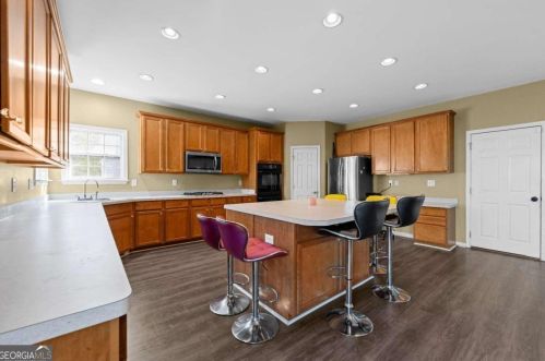 5625 Baffin Rd, Atlanta GA  30349-7050 exterior