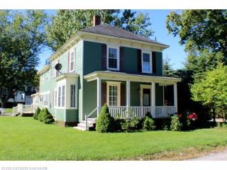 29 Washington St, Calais, ME 04619-1625