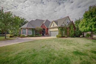 300 Heritage Green Rd, Edmond, OK 73003-2126