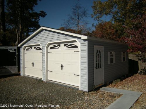 704 Tampa Rd, Lacey, NJ 08731-5238