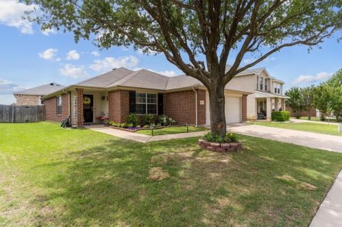613 Condor Trl, Fort Worth, TX 76131-8826