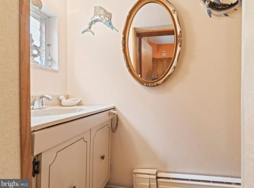 2320 10th St, Philadelphia PA 19133-1538 exterior