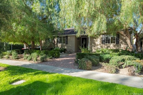 17155 Bullock St, Van Nuys, CA 91316-1435