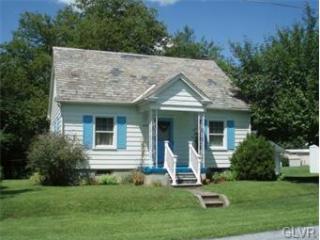 827 Gilly Ave, Bethlehem, PA 18015-4207