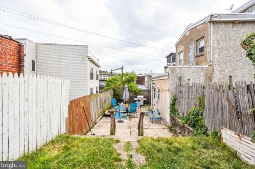 129 Gay St, Philadelphia, PA 19127-1323