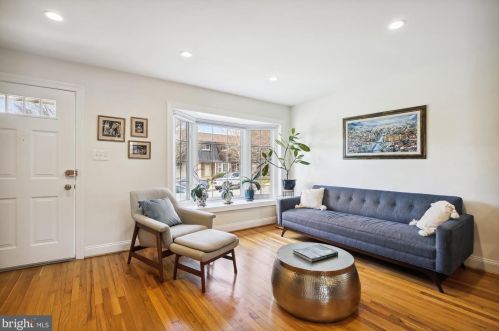 408 James Ct, Falls Church, VA 22046-4122