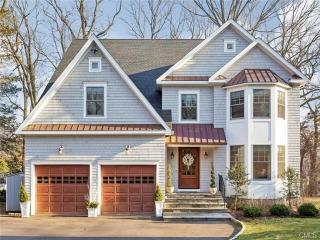 167 Brookmere Dr, Fairfield, CT 06824-4518