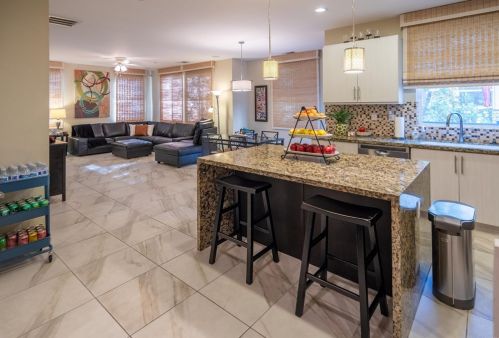 7861 Modern Oasis Dr, San Diego, CA 92108-2621