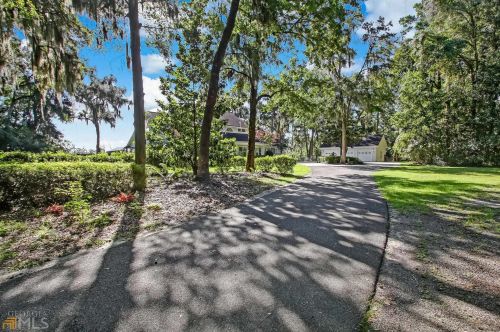 43 Seven Oak Ln, Woodbine, GA 31569-4105