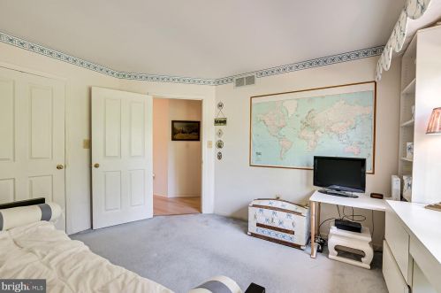 314 Brickhouse Rd, Princeton NJ  08540-7352 exterior