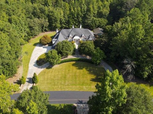 35 Wesleyan Way, Oxford, GA 30054-3925