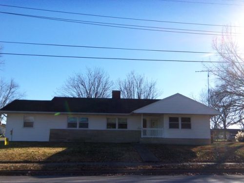 820 Market St, Redbud, IL 62278-1975