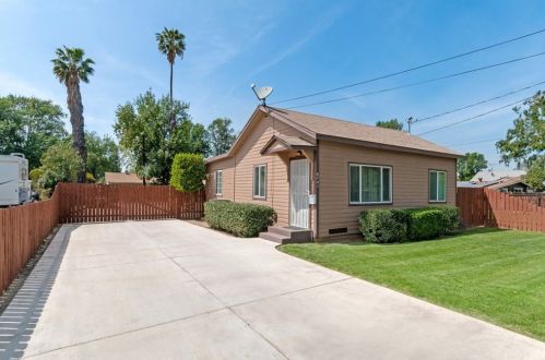 6741 Arch Way, Riverside, CA 92506-2323