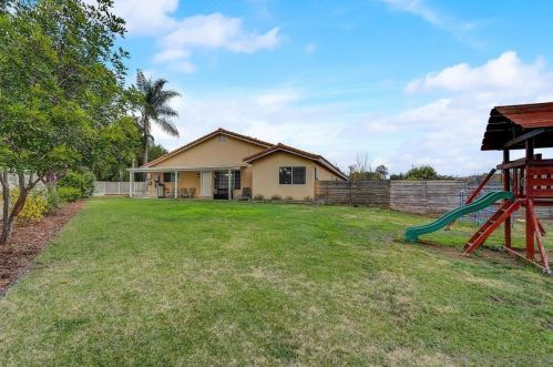 145 El Valle Opulento, Vista CA 92083-7708 exterior