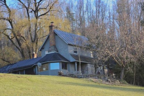 95 Adams Peak Trl, Vesuvius, VA 24483-2706
