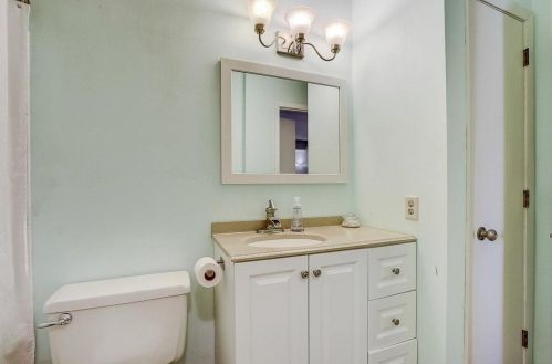 1681 Hickory Hill Dr, Saint Paul MN  55122-2527 exterior